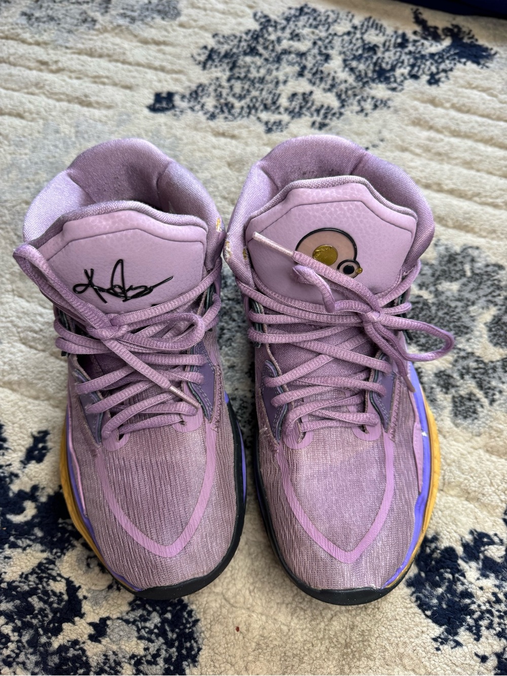 Kids Lavender Athletic Shoes - Stylish Purple Lace-Up Sneakers.